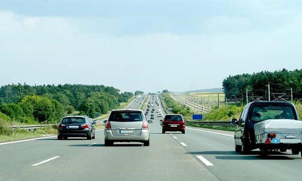 Rear Wheel Steering in Cars: How It Works and Its Benefits